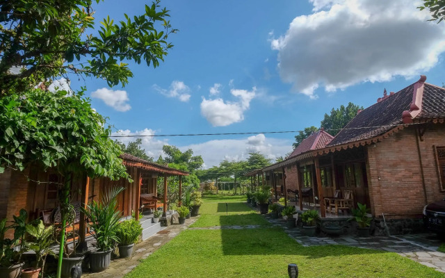 Omah Mbah Mandor by The Lavana