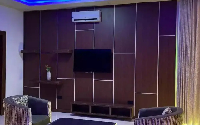 Debbie's Suites and Apartments