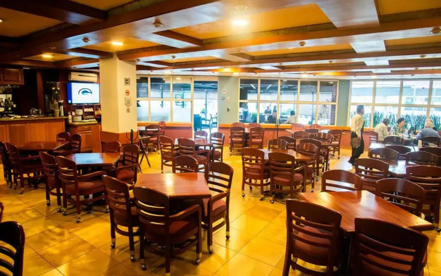 Hotel Parque Satelite