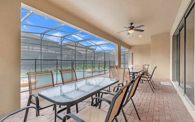 8 Bed 6 Ba Villa with Games, Pool & Spa