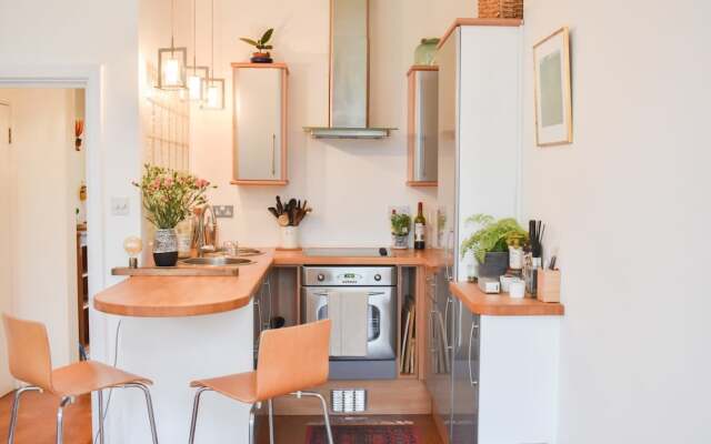 Bright 1 Bedroom Apartment in Seven Dials