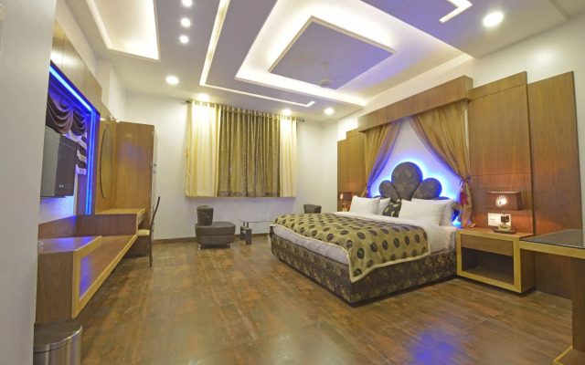 Hotel J P International