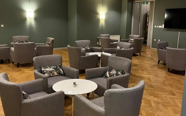 First Hotel Statt