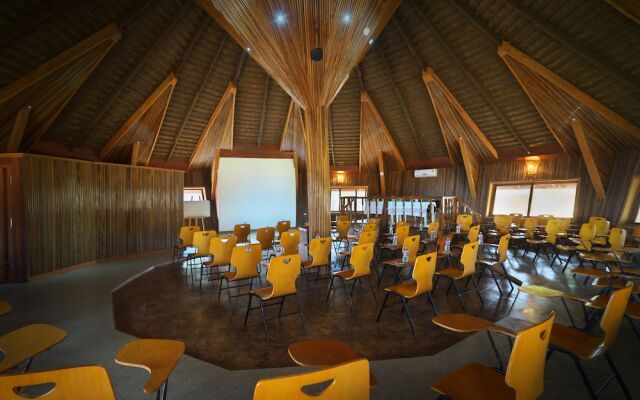 Maaha Beach Resort