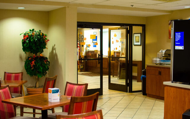 Quality Inn Clarksville - Exit 11