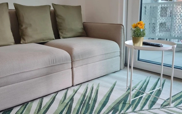 "central Brand New Apartment With Private Parking"