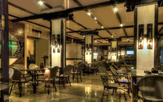Africana Hotel Borg El Arab