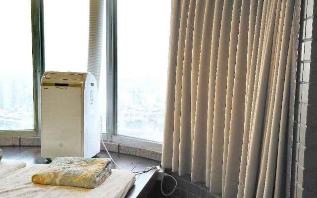 Holo Hostel