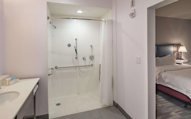 Hampton Inn & Suites Dallas/Plano Central