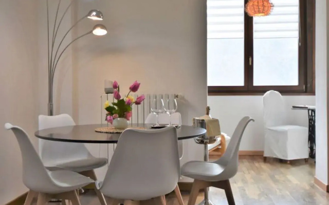 Valley View Pool Apartment