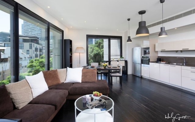 Sleek 3Br In White City By Holyguest