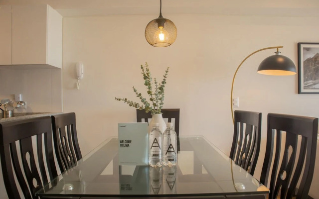 w Beautiful 3BR w Balcony in San Isidro