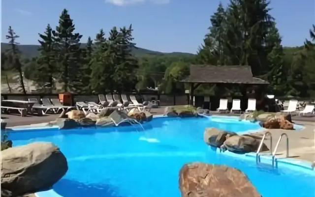Snow Lake Lodge