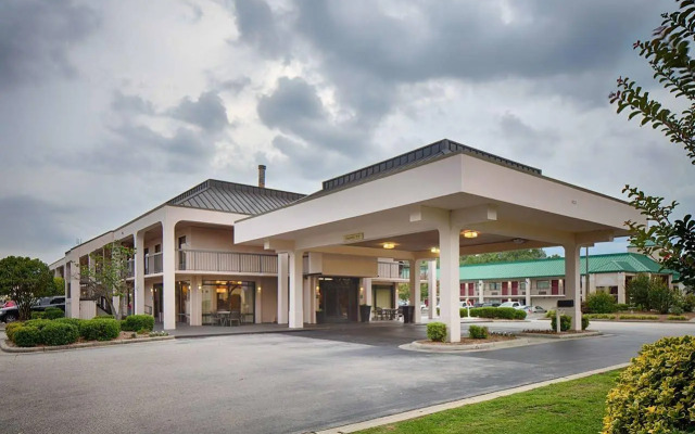 Baymont by Wyndham Fayetteville I-95