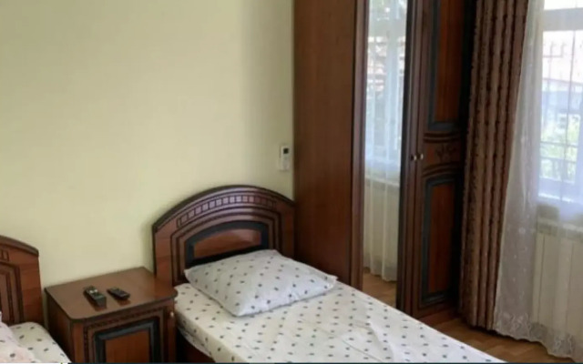 Guest House on Pravoslavnaya 20 B