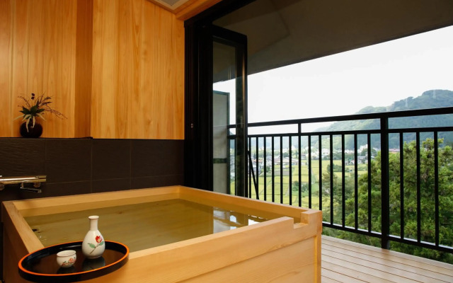 Yamanaka Spa Hanatsubaki