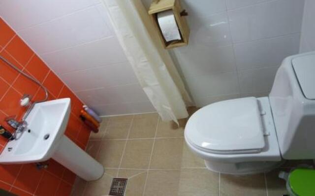 Shinsiwa Hanok Guesthouse 2 (Green Way Park)