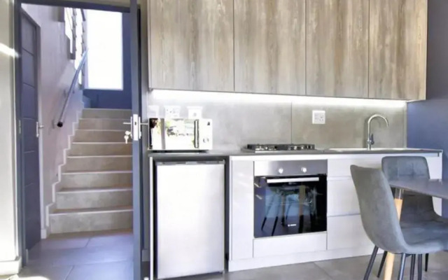 82 Steps to the Beach