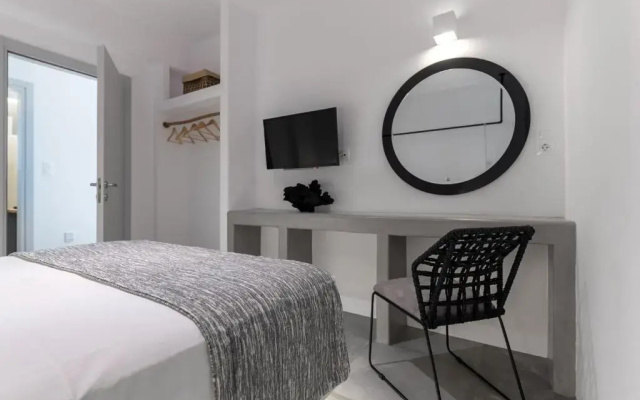 Manesis Suites