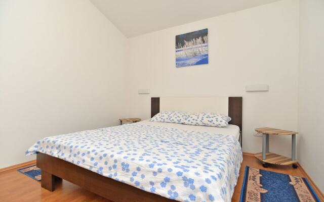 Apartment 1985