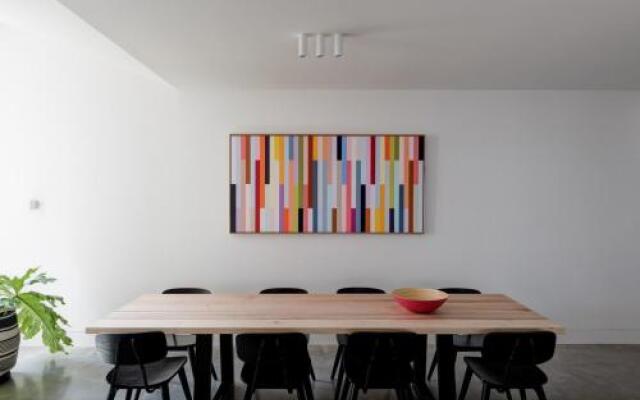 BOUTIQUE STAYS - Woodfin House