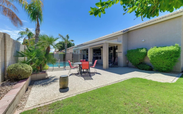 Private Pool & Patio: Family Retreat in Mesa