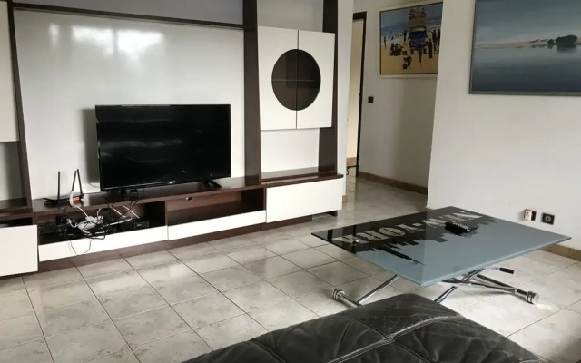 Apartment With 2 Bedrooms in Lome, With Pool Access, Enclosed Garden a — фото 3