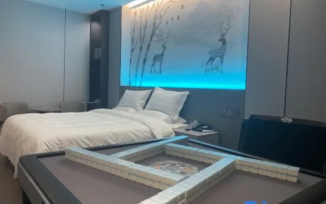 Walking Cloud Business Hotel