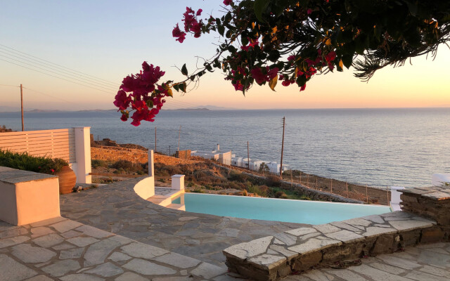 Maison Simone with private heated infinity pool & spectacular sea view