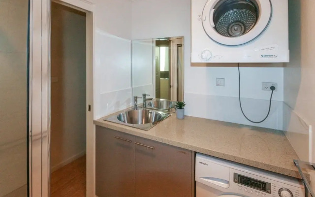 Khione 6 - Modern 2 bedroom Townhouse