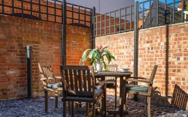 Dragon Court - 3 Beds Office Terrace Garden