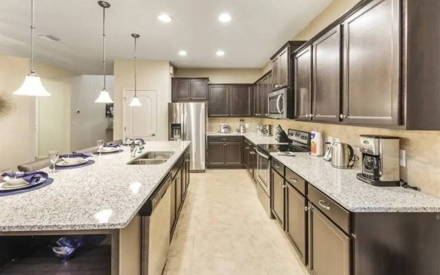 8812wws 8 Bedroom Home