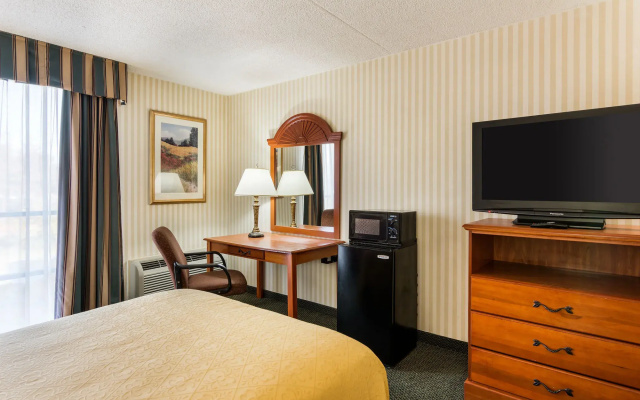 Quality Inn Near Joint Base Andrews - Washington Area