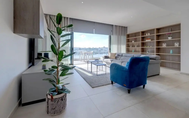 Luxury Apartment with Valletta and Harbour Views