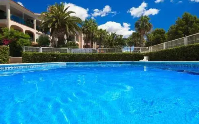 UHC Arco del Sol Family Complex