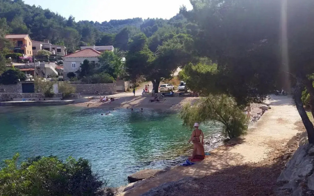 Apartments by the sea Stomorska, Solta - 5190