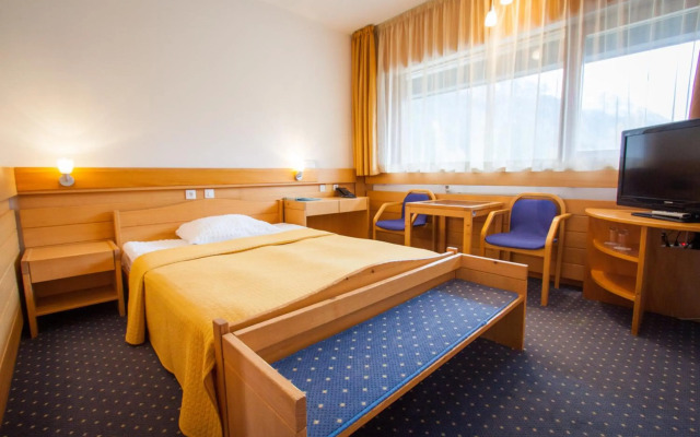 Spik Alpine Wellness Resort