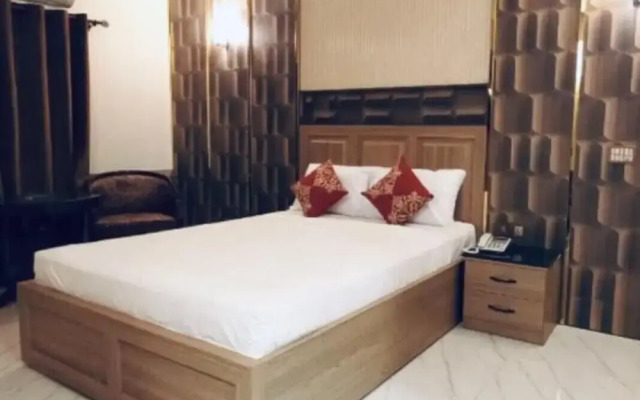 Sarawan Hotel