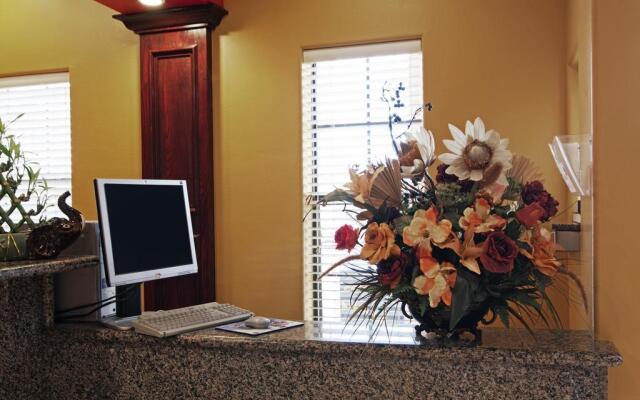 Texas Inn and Suites McAllen at La Plaza Mall and Airport