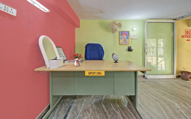 SPOT ON 80638 Hotel Radhe