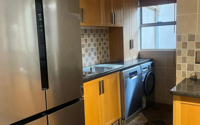 Bryanston Luxurious 4-Bed Villa