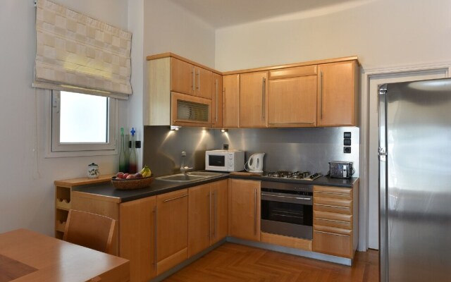 Victoria Square Apartment 2 Bedrooms 1.5 Bathroom Apts