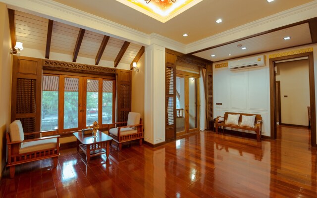 Floral Hotel Thapae Gate Chiangmai