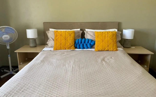 Luxurious 3 bed House Modern Open Plan- Borehole - 2046