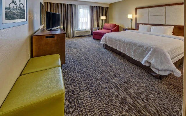 Hampton Inn by Hilton Dunn