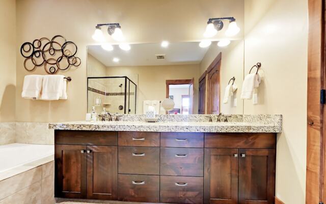 Well-Appointed Gem - 3 Br Townhouse