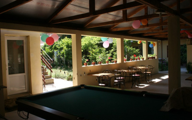 Изумрудный