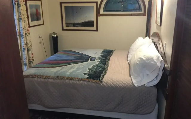 Miles River Guest House
