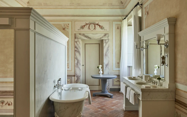 COMO Castello Del Nero