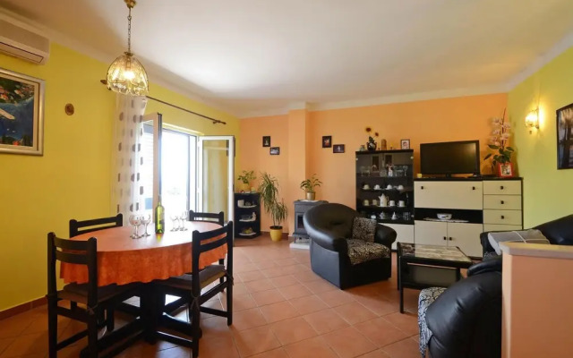 Amazing Apartment in Racisce With Wifi and 3 Bedrooms